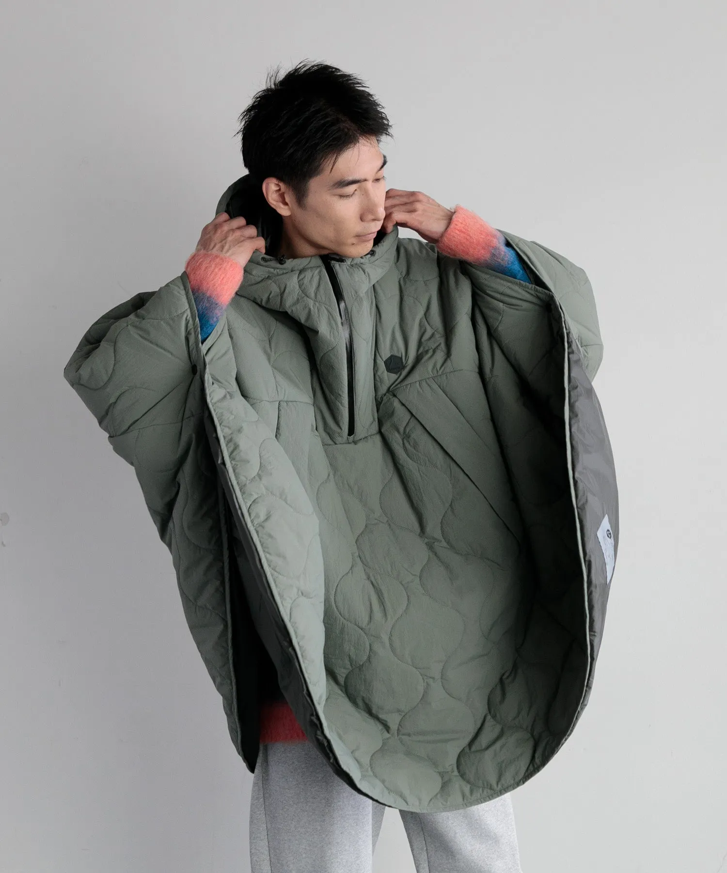 【MEN , WOMEN】LANTERN HEATING PONCHO